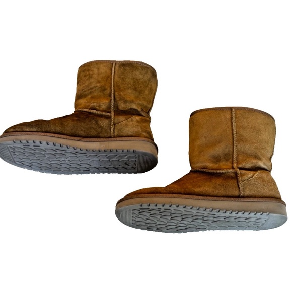 Koolaburra by UGG Style #1017090 Suede/Sheerling Slip On Boots; Tan; Size 9 - Picture 12 of 14